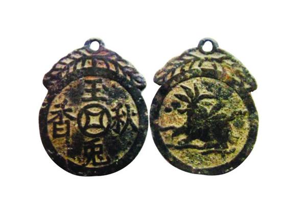 玉兔秋香掛花
